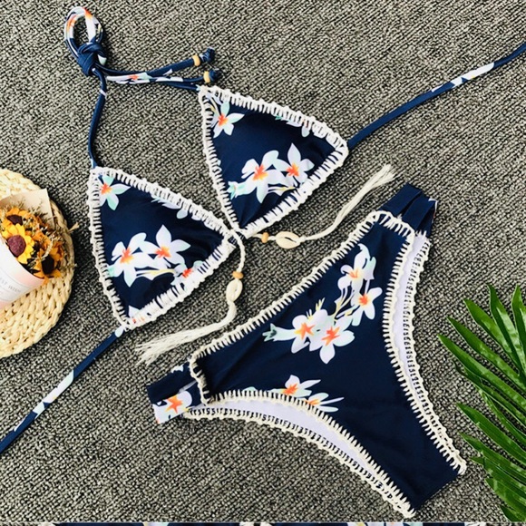 SALE🏝”CROCHET ANYONE”? CROCHET NAVY FLORAL BIKINI-NEW🏝 - Picture 5 of 10